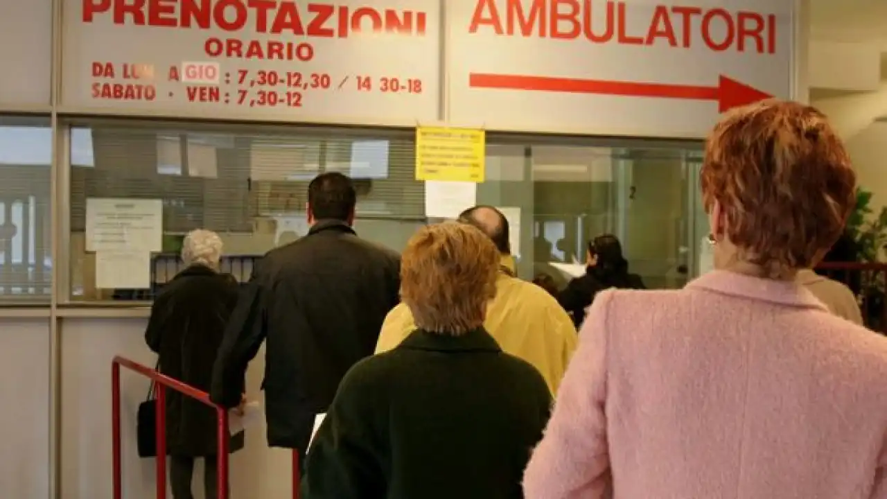Sanità: un numero gratuito per far valere i diritti contro le liste d'attesa