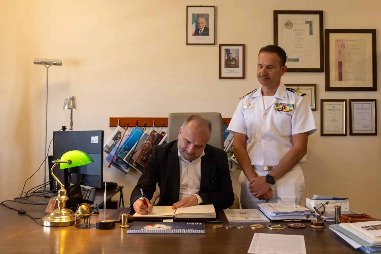 Termoli, il sottosegretario Iannone in visita alla Capitaneria di Porto