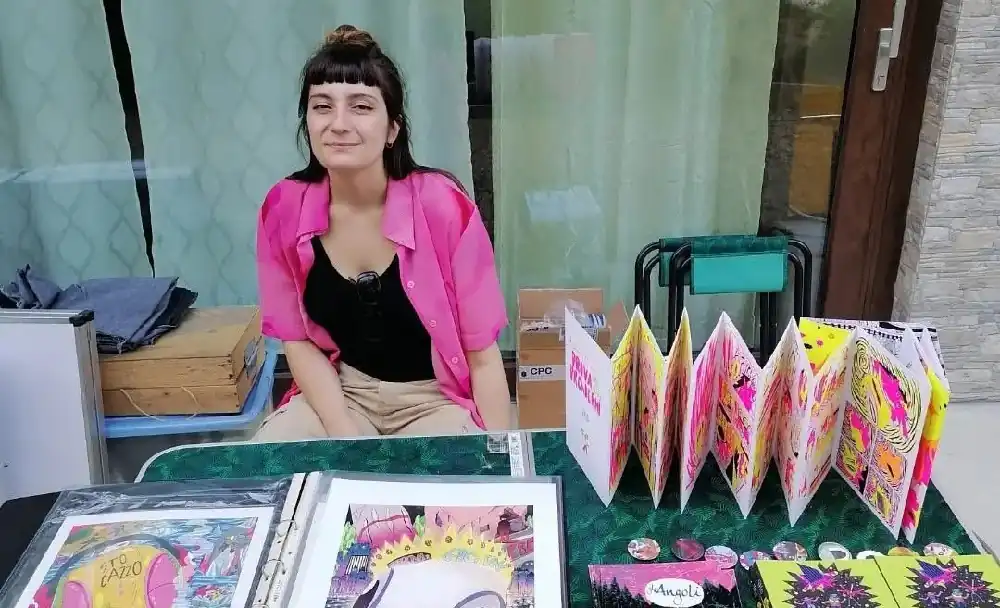 Un'artista isernina sul palco di Caparezza: Valentina Patete, vignettista, in arte "Valo"