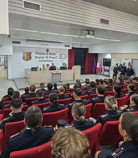 Campobasso, consegnati gli alamari ai 196 agenti in prova del 233° corso