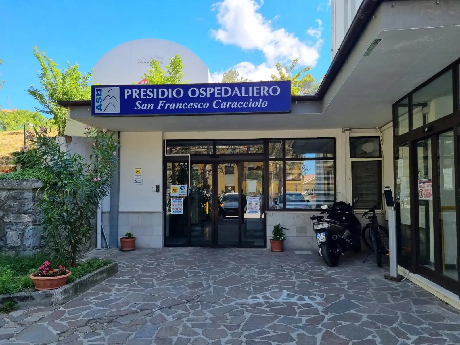 Ospedale Caracciolo, il Tar accoglie il ricorso e sospende la riconversione