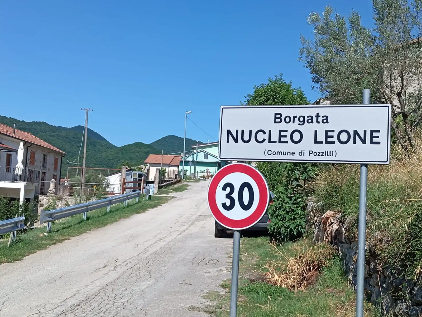 Borgata Leone, petizione al sindaco per nuova segnaletica e più sicurezza