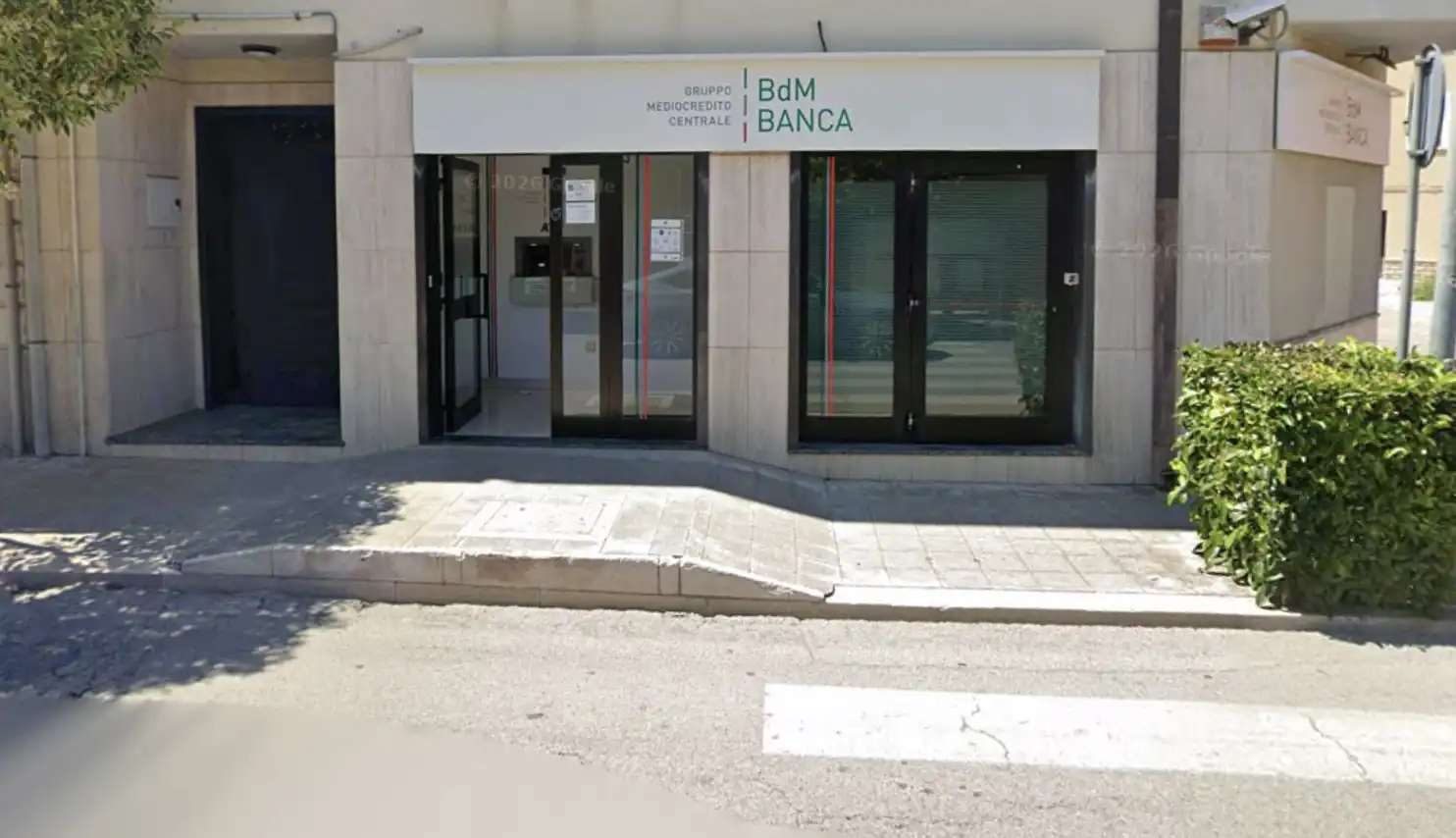 Ennesimo assalto in Basso Molise: fanno esplodere il bancomat della Bdm a Campomarino