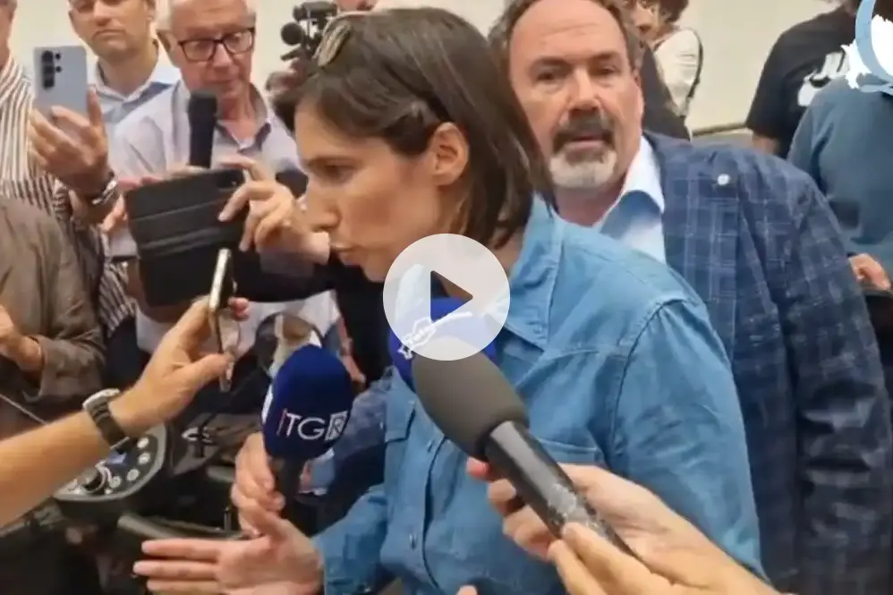 Elly Schlein ad Agnone visita fonderia e ospedale